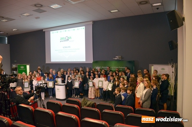 Zdjęcie w galerii na portalu naszwodzislaw.com: Laureaci konkursu ZIELONA PRACOWNIA_PROJEKT zostali nagrodzeni  wiadomości z regionu