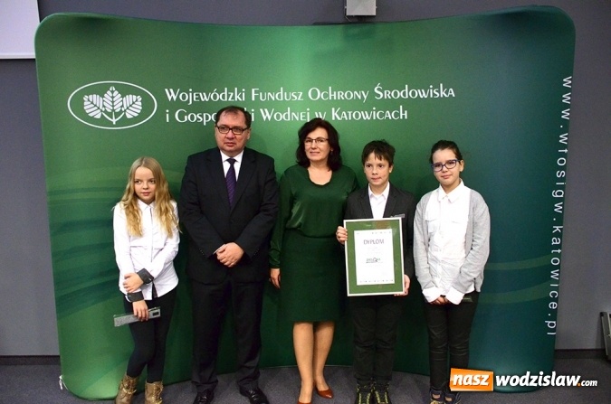 Zdjęcie w galerii na portalu naszwodzislaw.com: Laureaci konkursu ZIELONA PRACOWNIA_PROJEKT zostali nagrodzeni  wiadomości z regionu