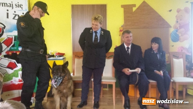 Zdjęcie w galerii na portalu naszwodzislaw.com: Kolejarze o bezpiecznym przejeździe u przedszkolaków w Nędzy wiadomości z regionu