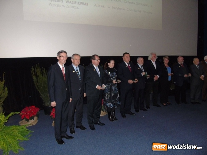 Zdjęcie w galerii na portalu naszwodzislaw.com: Odznaka Honorowa Ministra Środowiska dla Prezesa WFOŚiGW w Katowicach  wiadomości z regionu