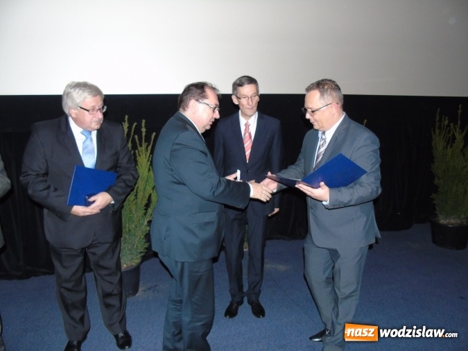 Zdjęcie w galerii na portalu naszwodzislaw.com: WFOŚiGW w Katowicach nagrodzony odznaką honorową 