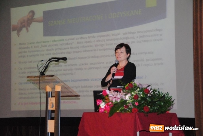 Zdjęcie w galerii na portalu naszwodzislaw.com: Od dziesięciu lat pomagają adoptować dzieci wiadomości z regionu