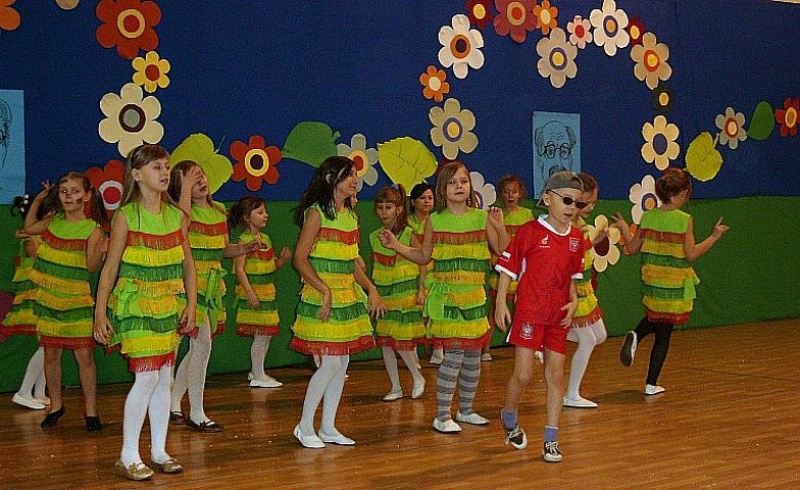 Zdjęcie w galerii na portalu naszwodzislaw.com: Uczniowie ZSP nr 5 pamiętali o dziadkach wiadomości z regionu