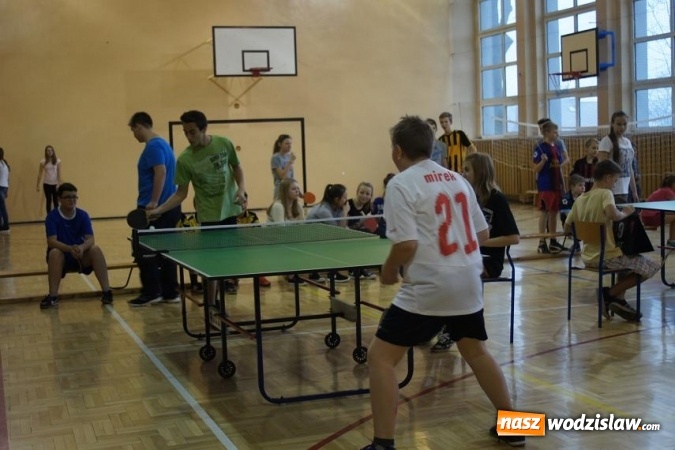 Zdjęcie w galerii na portalu naszwodzislaw.com: Klub sportowy 