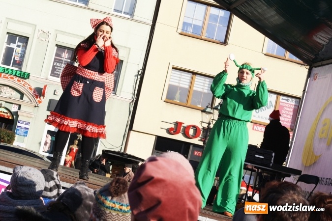 Zdjęcie w galerii na portalu naszwodzislaw.com: Tradycji stało się zadość, na wodzisławskim rynku pojawił się Mikołaj wiadomości z regionu