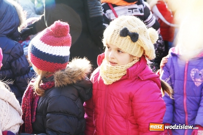 Zdjęcie w galerii na portalu naszwodzislaw.com: Tradycji stało się zadość, na wodzisławskim rynku pojawił się Mikołaj wiadomości z regionu