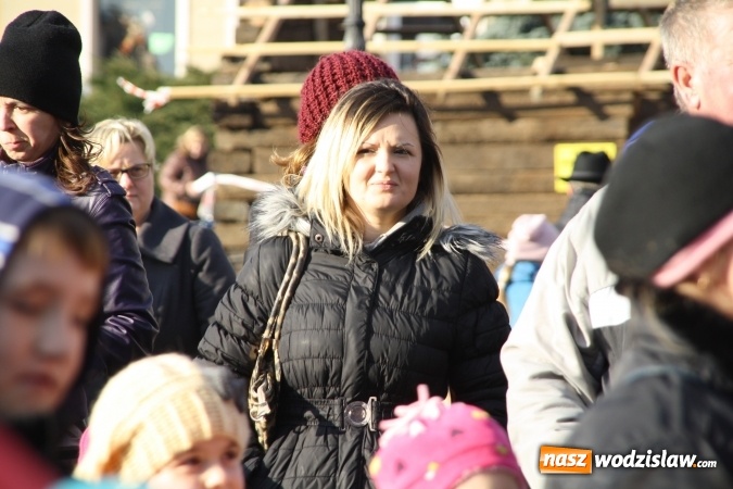 Zdjęcie w galerii na portalu naszwodzislaw.com: Tradycji stało się zadość, na wodzisławskim rynku pojawił się Mikołaj wiadomości z regionu