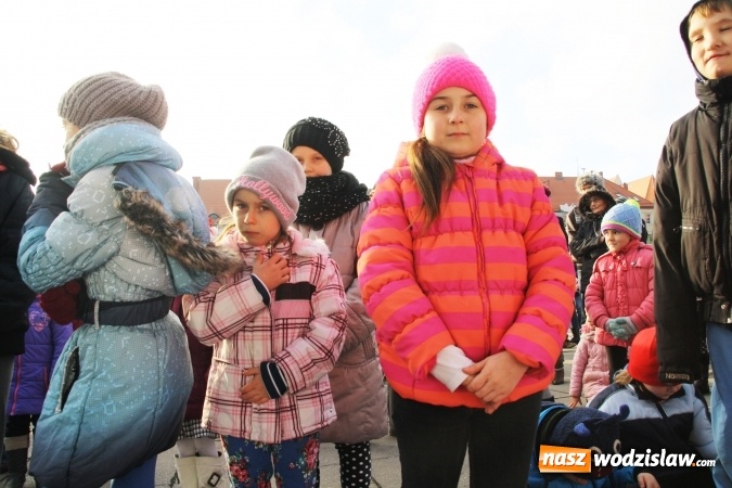 Zdjęcie w galerii na portalu naszwodzislaw.com: Tradycji stało się zadość, na wodzisławskim rynku pojawił się Mikołaj wiadomości z regionu