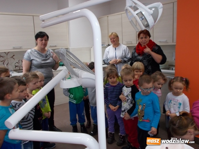 Zdjęcie w galerii na portalu naszwodzislaw.com: Przedszkolaki zawitały do gabinetu stomatologicznego wiadomości z regionu