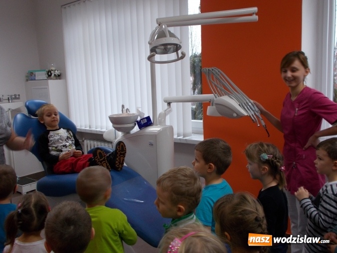 Zdjęcie w galerii na portalu naszwodzislaw.com: Przedszkolaki zawitały do gabinetu stomatologicznego wiadomości z regionu