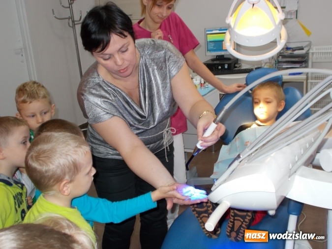 Zdjęcie w galerii na portalu naszwodzislaw.com: Przedszkolaki zawitały do gabinetu stomatologicznego wiadomości z regionu