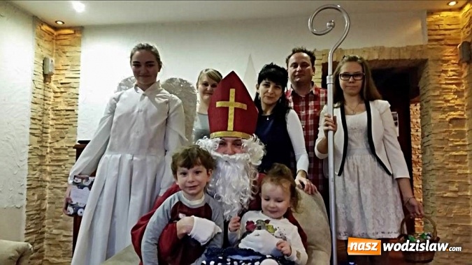 Zdjęcie w galerii na portalu naszwodzislaw.com: Święty Mikołaj zawitał do kokoszyckich domów  wiadomości z regionu