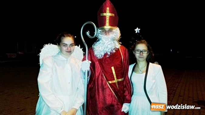 Zdjęcie w galerii na portalu naszwodzislaw.com: Święty Mikołaj zawitał do kokoszyckich domów  wiadomości z regionu