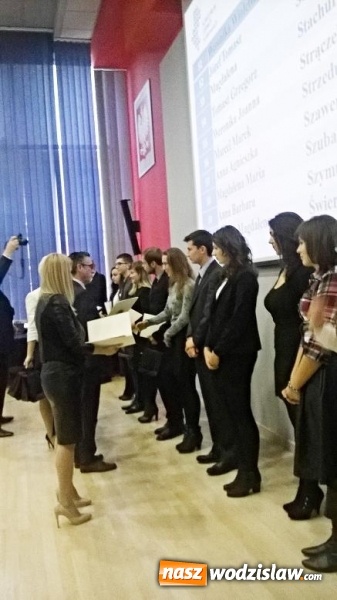 Zdjęcie w galerii na portalu naszwodzislaw.com: Weronika Strączek z LO w Gogołowej stypendystką Prezesa Rady Ministrów wiadomości z regionu