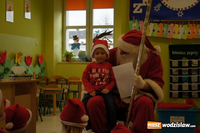 Zdjęcie w galerii na portalu naszwodzislaw.com: Święty Mikołaj odwiedził przedszkole w Mszanie i Połomi wiadomości z regionu