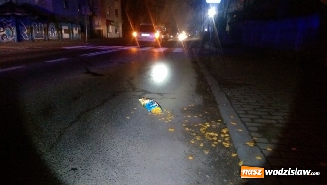 Zdjęcie w galerii na portalu naszwodzislaw.com: Radlin: Nietrzeźwy mężczyzna wtargnął na jezdnię tuż przed nadjeżdżający samochód  wiadomości z regionu
