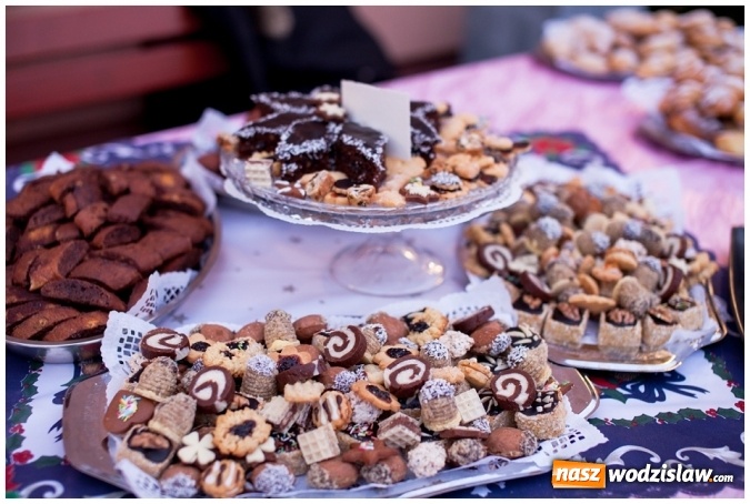 Zdjęcie w galerii na portalu naszwodzislaw.com: I Bożonarodzeniowy Jarmark Rękodzieła przy Ośrodku Kultury w Gołkowicach za nami! wiadomości z regionu