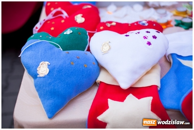 Zdjęcie w galerii na portalu naszwodzislaw.com: I Bożonarodzeniowy Jarmark Rękodzieła przy Ośrodku Kultury w Gołkowicach za nami! wiadomości z regionu