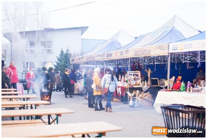 Zdjęcie w galerii na portalu naszwodzislaw.com: I Bożonarodzeniowy Jarmark Rękodzieła przy Ośrodku Kultury w Gołkowicach za nami! wiadomości z regionu