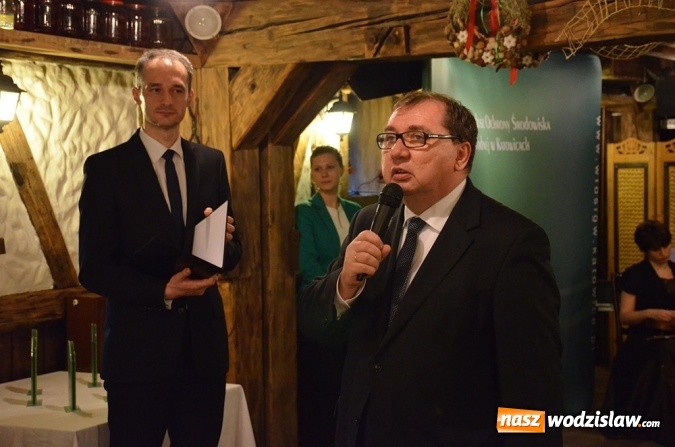 Zdjęcie w galerii na portalu naszwodzislaw.com: EkoKarlik trafił do Rydułtów. WFOŚiGW w Katowicach nagrodził dążenie władz miasta do poprawy stanu środowiska naturalnego wiadomości z regionu