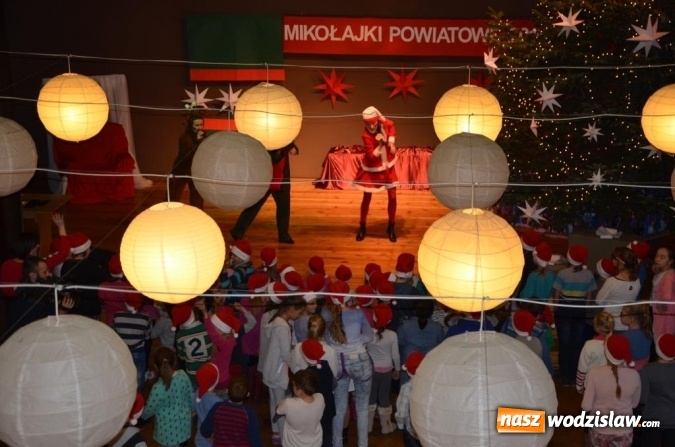 Zdjęcie w galerii na portalu naszwodzislaw.com: W Czyżowicach Mikołaj i jego pomocnicy spotkali się z dziećmi  wiadomości z regionu