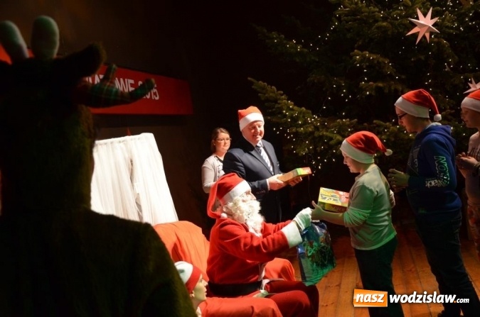 Zdjęcie w galerii na portalu naszwodzislaw.com: W Czyżowicach Mikołaj i jego pomocnicy spotkali się z dziećmi  wiadomości z regionu