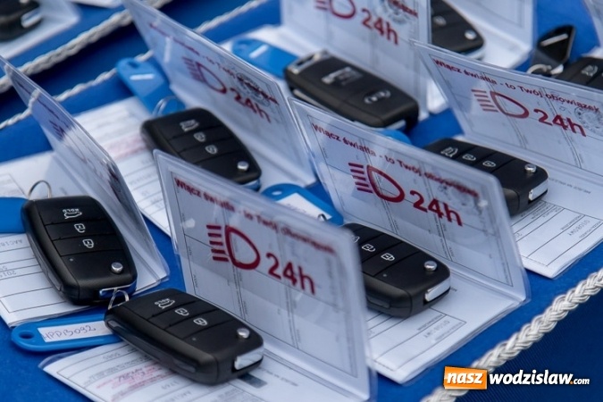 Zdjęcie w galerii na portalu naszwodzislaw.com: Śląska Policja ma 26 nowych radiowozów. Jeden trafił do wodzisławskiej placówki  wiadomości z regionu