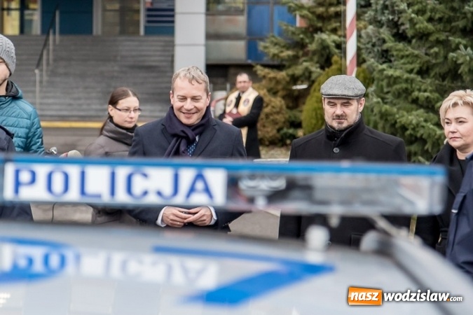 Zdjęcie w galerii na portalu naszwodzislaw.com: Śląska Policja ma 26 nowych radiowozów. Jeden trafił do wodzisławskiej placówki  wiadomości z regionu