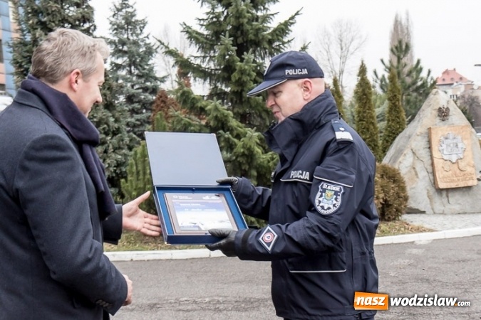 Zdjęcie w galerii na portalu naszwodzislaw.com: Śląska Policja ma 26 nowych radiowozów. Jeden trafił do wodzisławskiej placówki  wiadomości z regionu