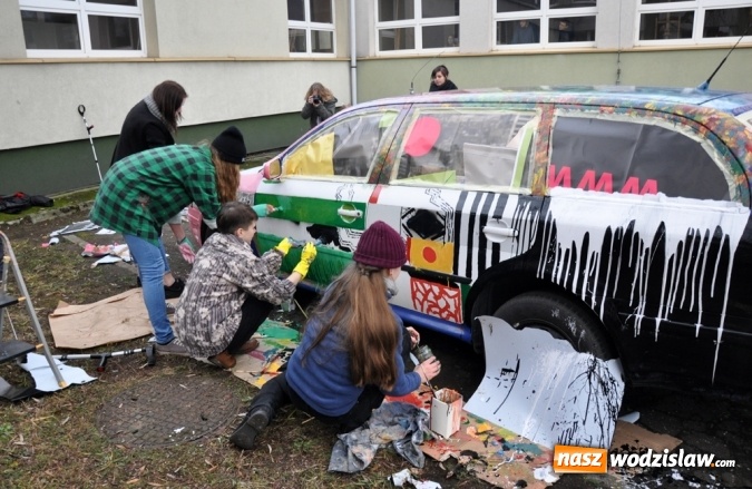 Zdjęcie w galerii na portalu naszwodzislaw.com: Radiowóz dla Pana Komendanta?  wiadomości z regionu