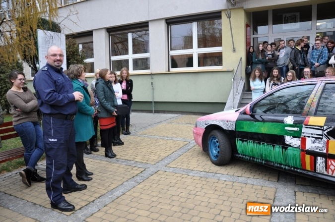 Zdjęcie w galerii na portalu naszwodzislaw.com: Radiowóz dla Pana Komendanta?  wiadomości z regionu