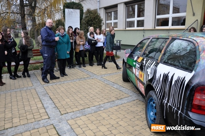 Zdjęcie w galerii na portalu naszwodzislaw.com: Radiowóz dla Pana Komendanta?  wiadomości z regionu