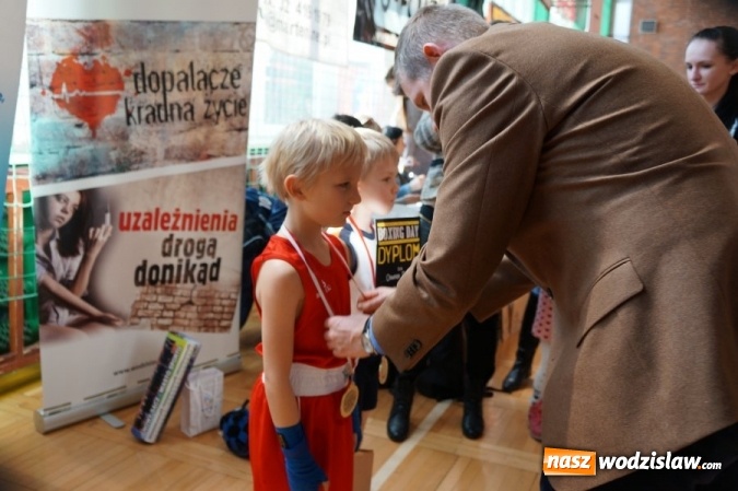 Zdjęcie w galerii na portalu naszwodzislaw.com: Dopalacze kradną życie! Wodzisławska policja apeluje: Uzależnij się, ale od sportu wiadomości z regionu