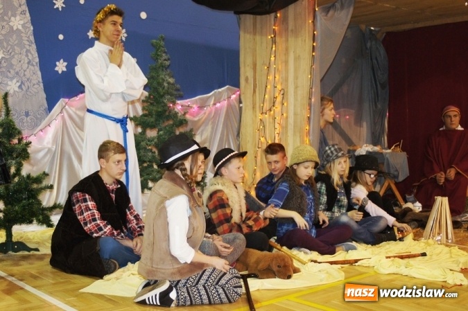 Zdjęcie w galerii na portalu naszwodzislaw.com: Rodzinne kolędowanie w Zespole Szkół w Mszanie  wiadomości z regionu