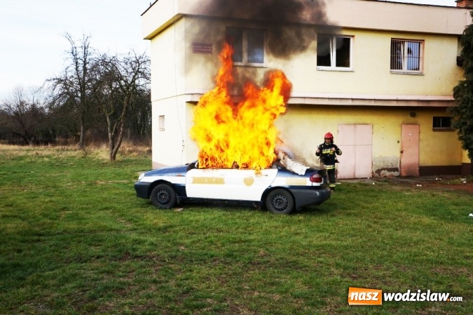 Zdjęcie w galerii na portalu naszwodzislaw.com: Policjanci uczyli się jak rozpoznać podpalenie wiadomości z regionu