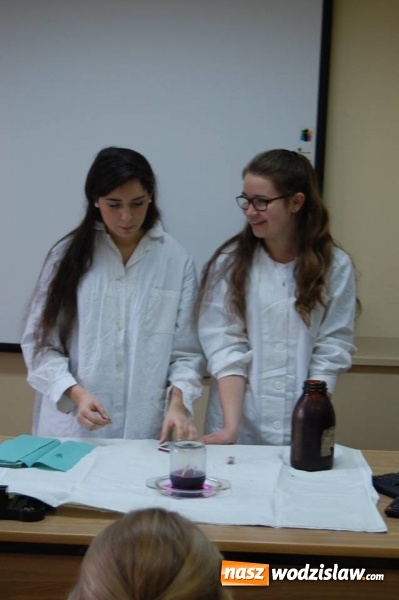 Zdjęcie w galerii na portalu naszwodzislaw.com: Ten dzień różnił się od pozostałych... Liceum im. Noblistów Polskich w Rydułtowach świętowało Dzień Patrona  wiadomości z regionu