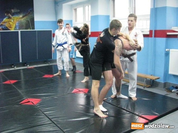 Zdjęcie w galerii na portalu naszwodzislaw.com: Ten dzień różnił się od pozostałych... Liceum im. Noblistów Polskich w Rydułtowach świętowało Dzień Patrona  wiadomości z regionu