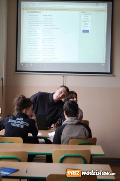 Zdjęcie w galerii na portalu naszwodzislaw.com: Ten dzień różnił się od pozostałych... Liceum im. Noblistów Polskich w Rydułtowach świętowało Dzień Patrona  wiadomości z regionu