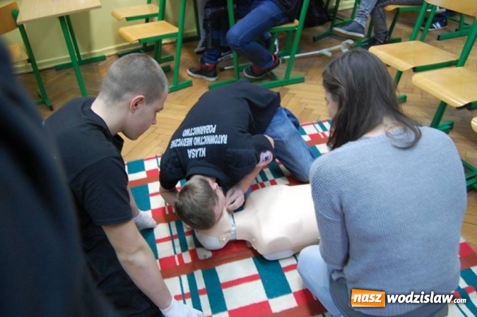 Zdjęcie w galerii na portalu naszwodzislaw.com: Ten dzień różnił się od pozostałych... Liceum im. Noblistów Polskich w Rydułtowach świętowało Dzień Patrona  wiadomości z regionu