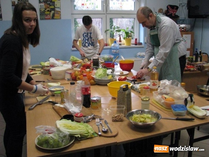 Zdjęcie w galerii na portalu naszwodzislaw.com: Ten dzień różnił się od pozostałych... Liceum im. Noblistów Polskich w Rydułtowach świętowało Dzień Patrona  wiadomości z regionu