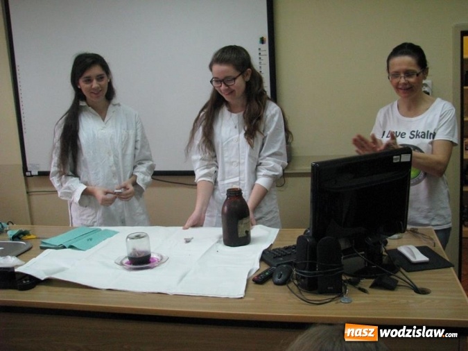 Zdjęcie w galerii na portalu naszwodzislaw.com: Ten dzień różnił się od pozostałych... Liceum im. Noblistów Polskich w Rydułtowach świętowało Dzień Patrona  wiadomości z regionu