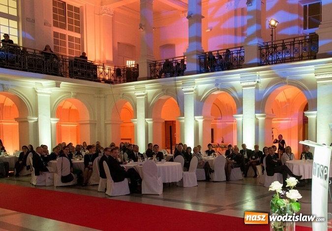 Zdjęcie w galerii na portalu naszwodzislaw.com: Nauczycielka z Rydułtów wyróżniona przez Fundusz Rozwoju Systemu Edukacji  wiadomości z regionu