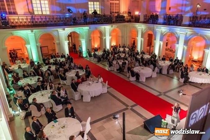 Zdjęcie w galerii na portalu naszwodzislaw.com: Nauczycielka z Rydułtów wyróżniona przez Fundusz Rozwoju Systemu Edukacji  wiadomości z regionu