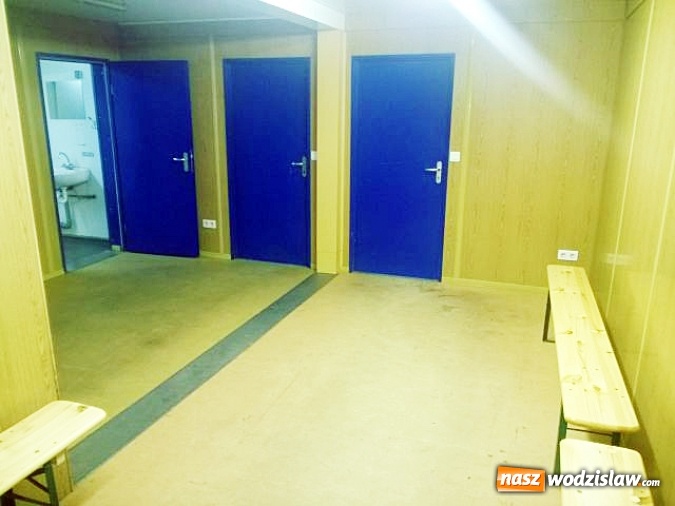 Zdjęcie w galerii na portalu naszwodzislaw.com: Przy Straży Miejskiej powstała ogrzewalnia  wiadomości z regionu