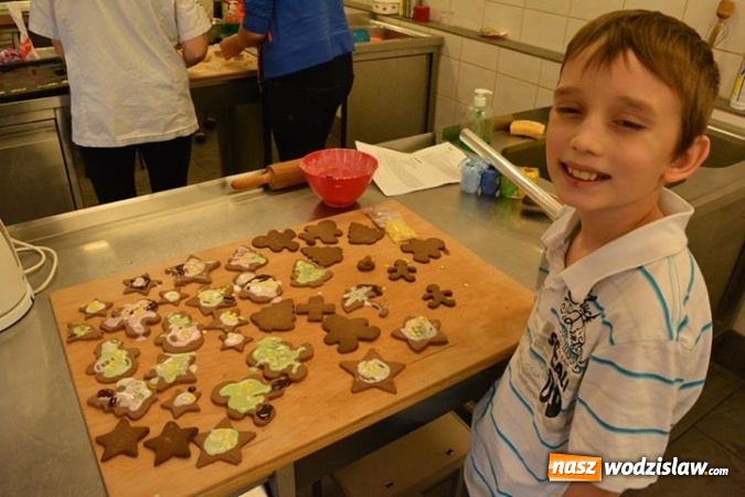 Zdjęcie w galerii na portalu naszwodzislaw.com: Razem zawsze się upiecze. W wodzisławskim Ekonomiku odbyły się ciekawe warsztaty  wiadomości z regionu