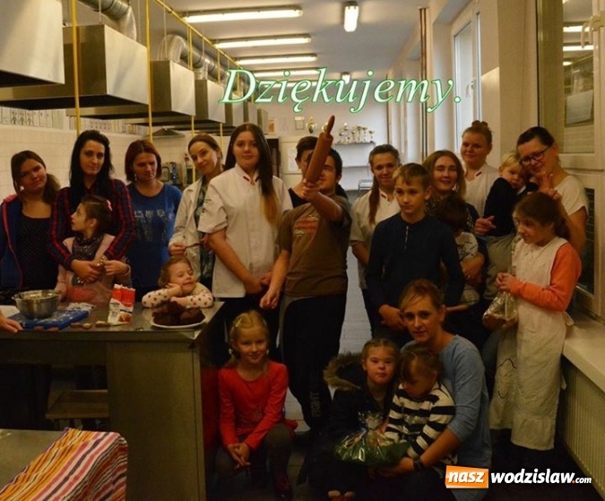 Zdjęcie w galerii na portalu naszwodzislaw.com: Razem zawsze się upiecze. W wodzisławskim Ekonomiku odbyły się ciekawe warsztaty  wiadomości z regionu