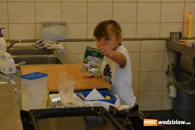 Zdjęcie w galerii na portalu naszwodzislaw.com: Razem zawsze się upiecze. W wodzisławskim Ekonomiku odbyły się ciekawe warsztaty  wiadomości z regionu