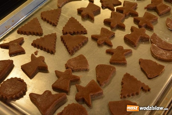 Zdjęcie w galerii na portalu naszwodzislaw.com: Razem zawsze się upiecze. W wodzisławskim Ekonomiku odbyły się ciekawe warsztaty  wiadomości z regionu