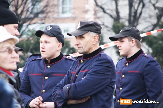 Zdjęcie w galerii na portalu naszwodzislaw.com: Na wodzisławskim rynku zapłonął ogień wiadomości z regionu