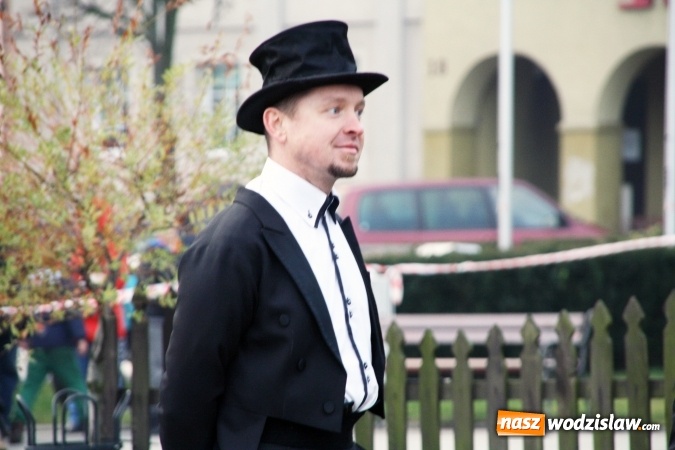 Zdjęcie w galerii na portalu naszwodzislaw.com: Na wodzisławskim rynku zapłonął ogień wiadomości z regionu